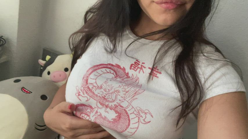 let me show what an asian college girl hides behind her shirt : video clip
