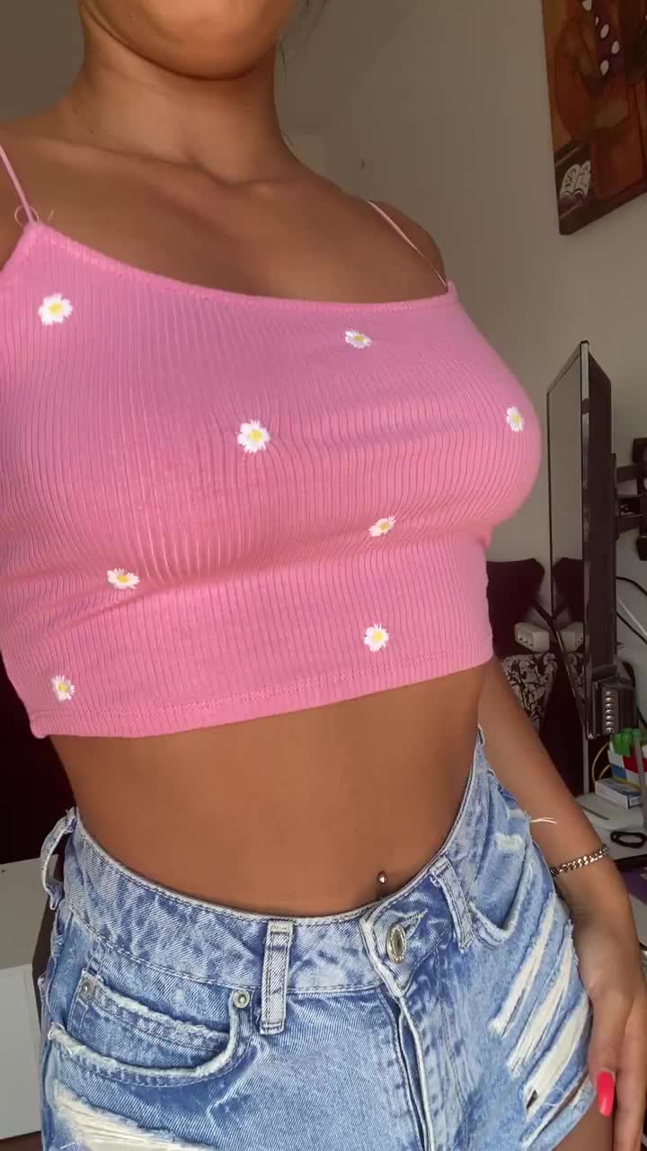 Are you in need of a titty drop? Let me help with that 😏❤️ (f21) : video clip