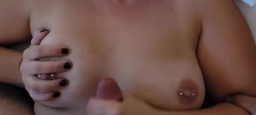 Jerking onto those sexy tits! : video clip