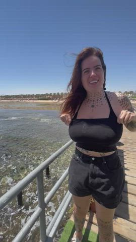 Big beach boobs : video clip