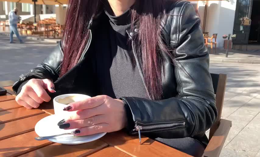 Good morning, enjoy my boobs with your coffee [GIF] : video clip