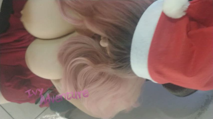 Mommy claus will suck your dick to cheer you up this xmas 🤶🧑‍🎄🎁 : video clip