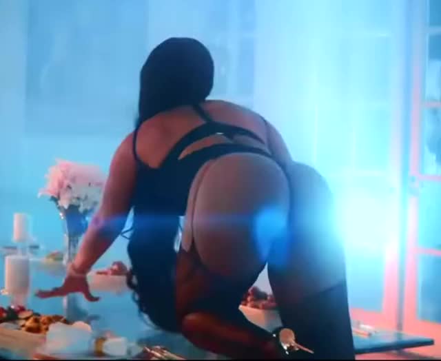 Megan Thee Stallion ready to be taken from behind. : video clip