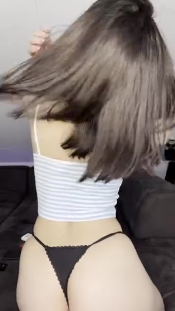 Mind if i borrow your face? : video clip
