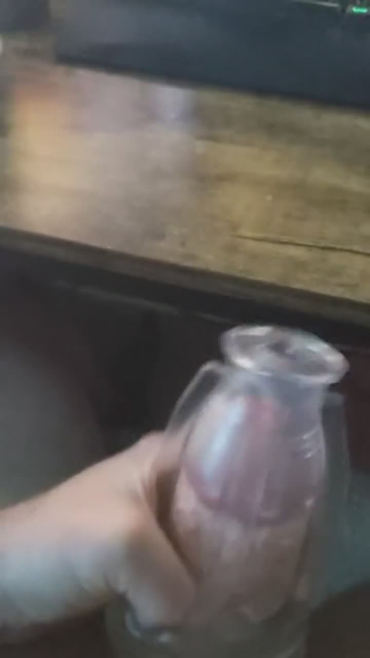 Gooning out hard tonight : video clip