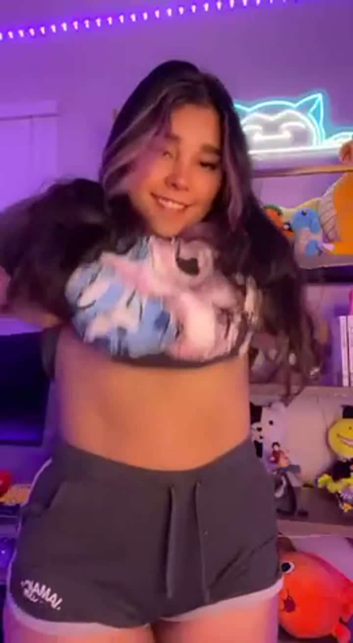 Would you fuck me raw knowing I have a breeding kink? : video clip