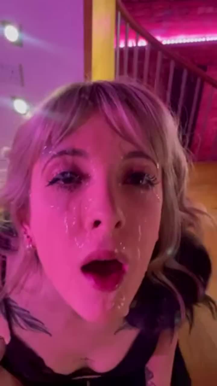 I got this facial, then made myself cum while it was still on my face like the cumslut I am 😋 : video clip