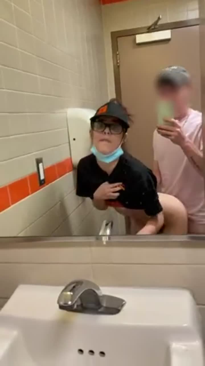 Goon over your fantasy of fucking the donut shop girl on her break 🤫🤭🍩 : video clip