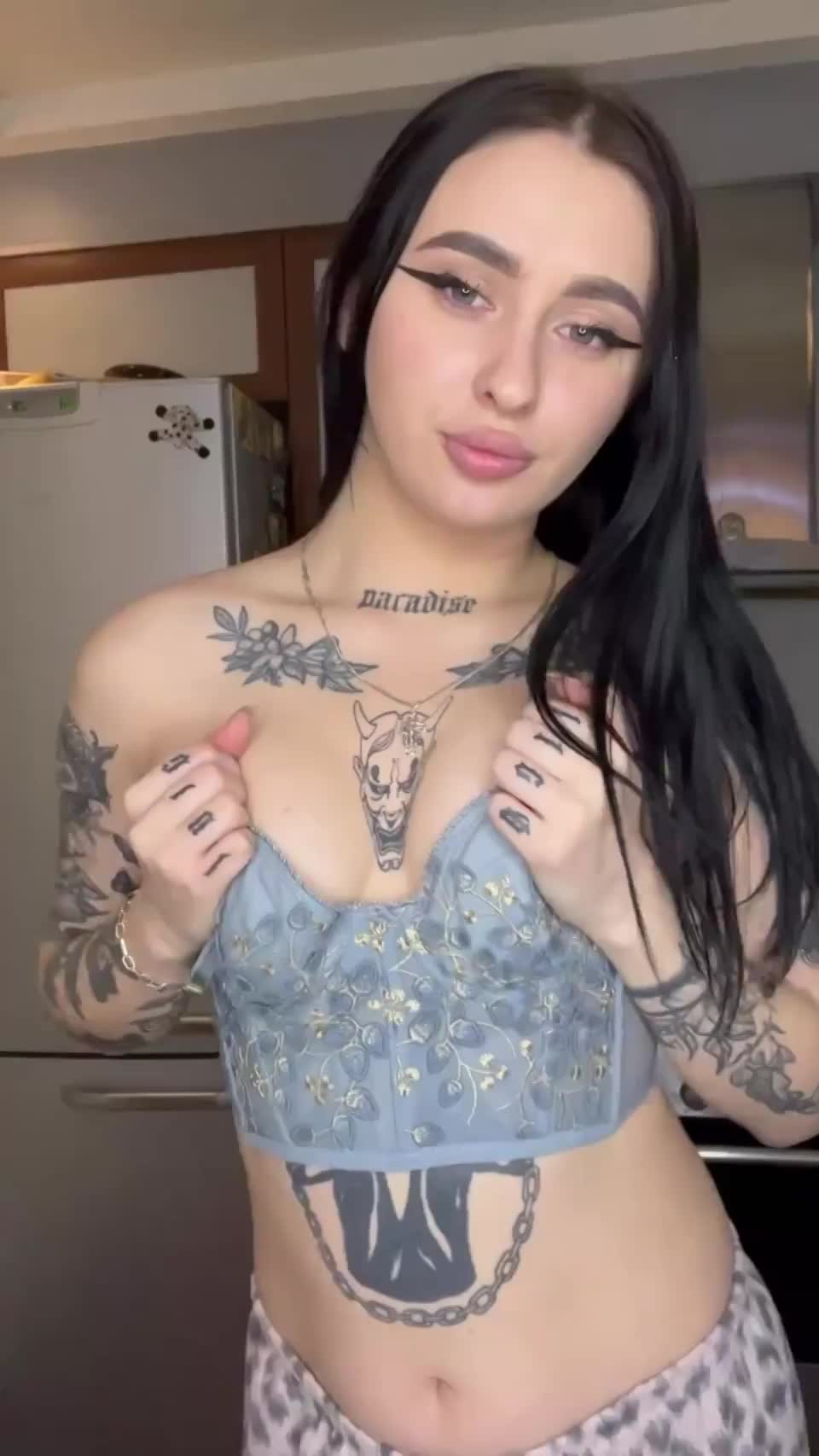 I'm so horny right now 😈 : video clip
