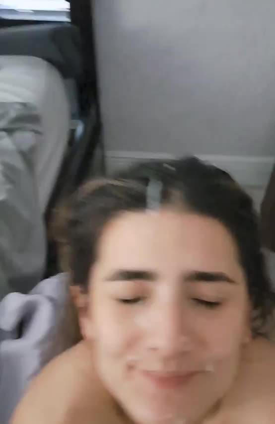 I love wearing cum on my face : video clip