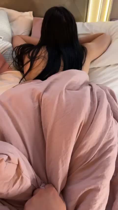 I always sleep naked : video clip