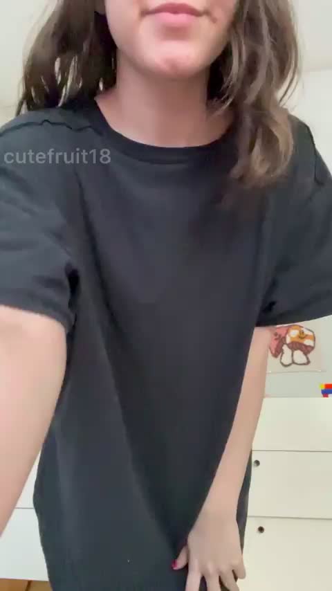 i'm hiding some ass meat underneath this oversized shirt : video clip