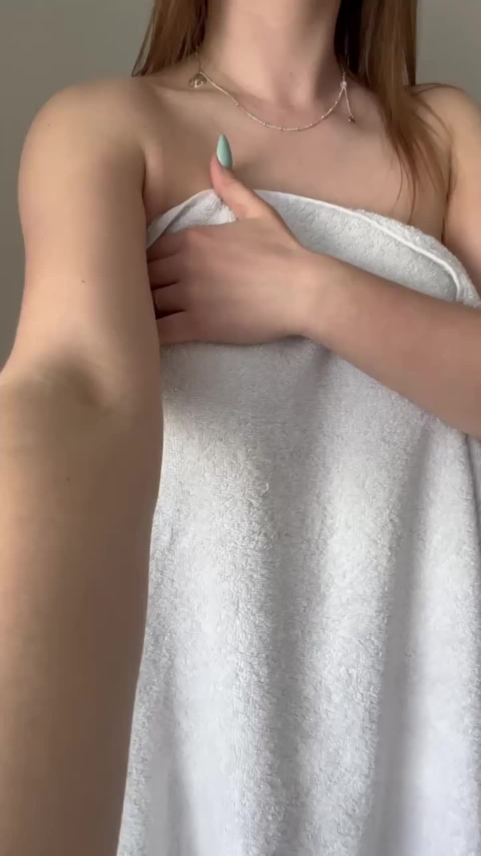 I just got out of the bath and I have something to please you : video clip