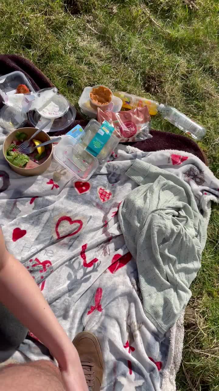 This warm weather has made me want to get outside and suck some cock! : video clip
