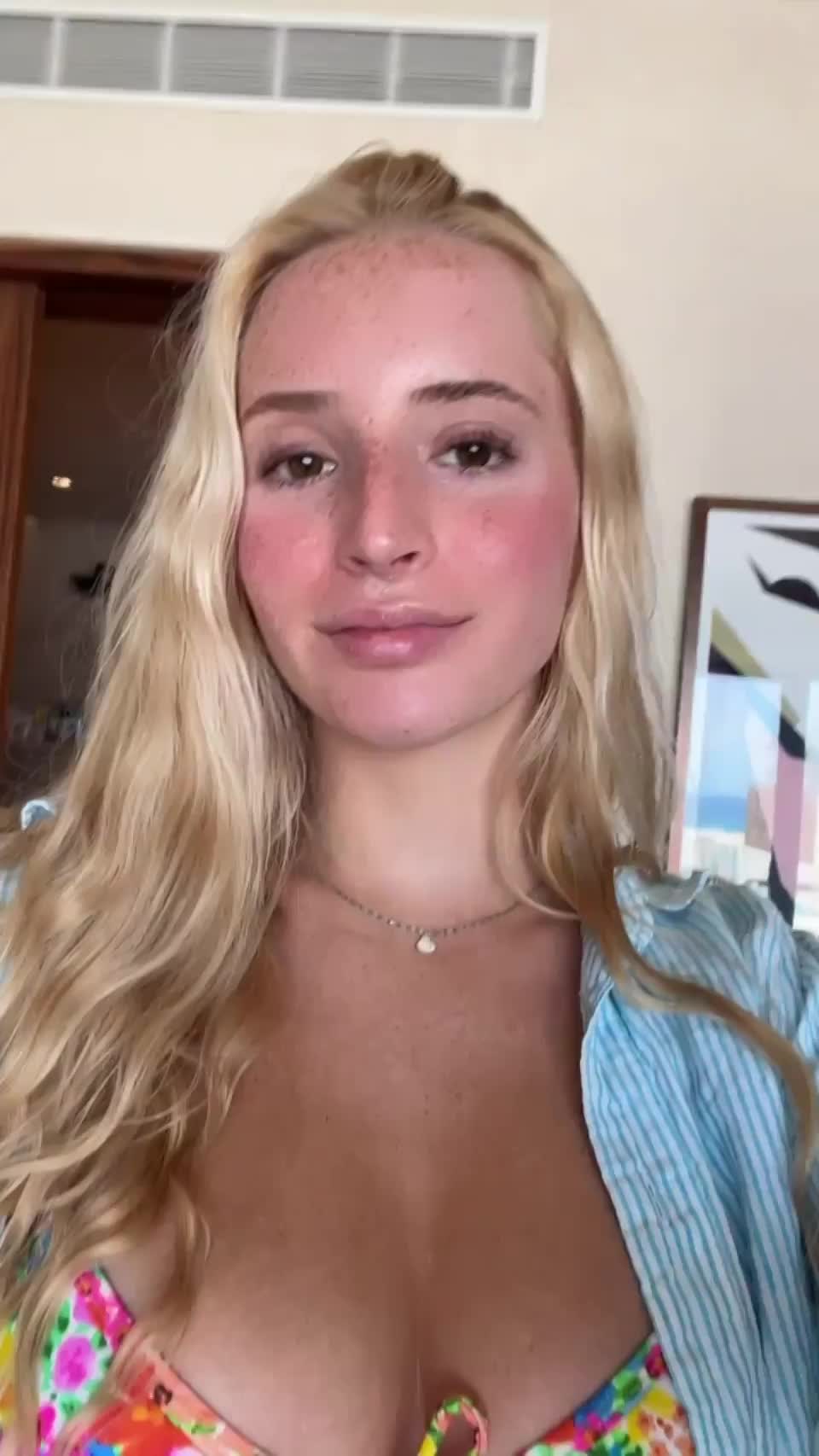 am i the kinda girl you'd dump your load in : video clip