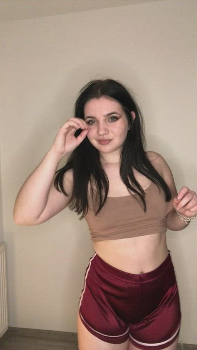 (18) Would you smash a chubby girl like me? Be honest... : video clip