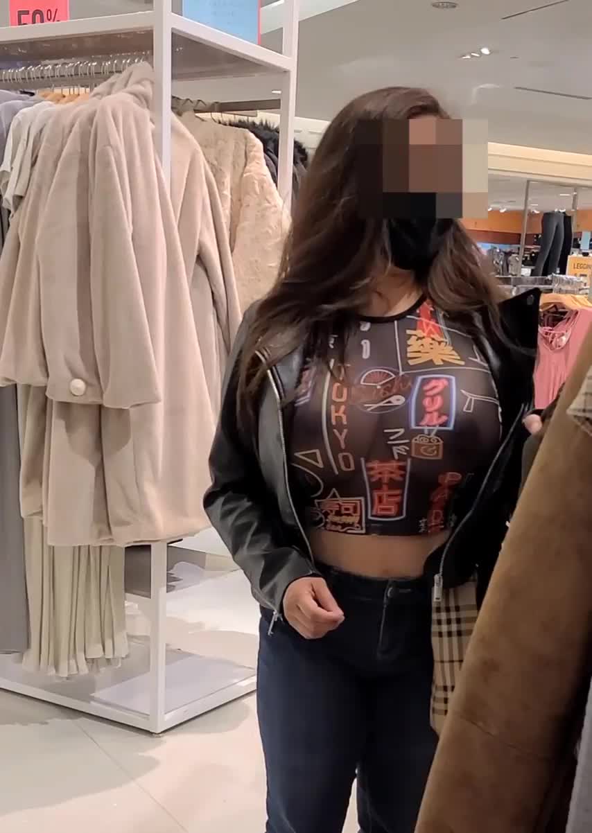 I know how to make a guy love shopping : video clip