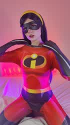 Remember Violet from The Incredibles? She's grown up now 😏 Feel old yet? : video clip
