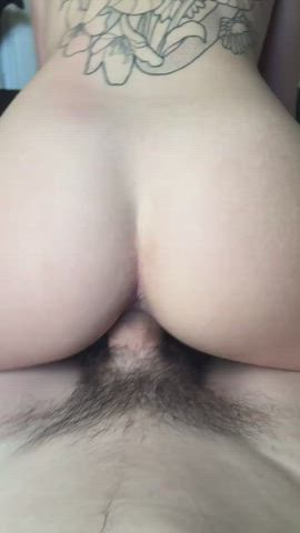Cum on her ass : video clip