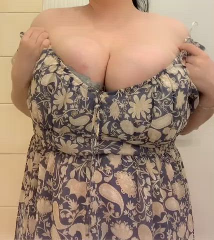 My tits were just spilling out of my dress! OC : video clip