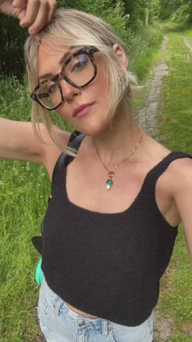 perfect day for a hike ☀️ [GIF] : video clip