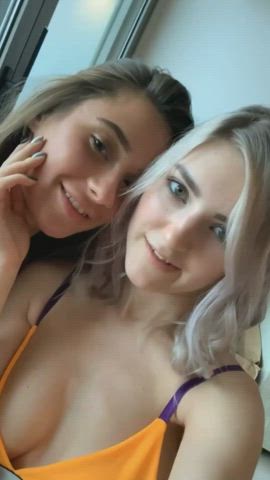 ‼️ 18 Years Old cute teen lesbians bring each other to juicy orgasm 👏 : video clip