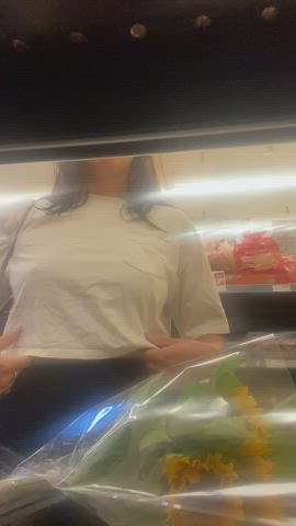 Grocery store flash [GIF] : video clip