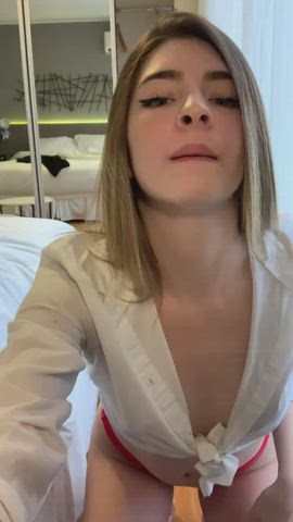 Hello, I am 18 years old and I am very naughty. someone to play with? : video clip