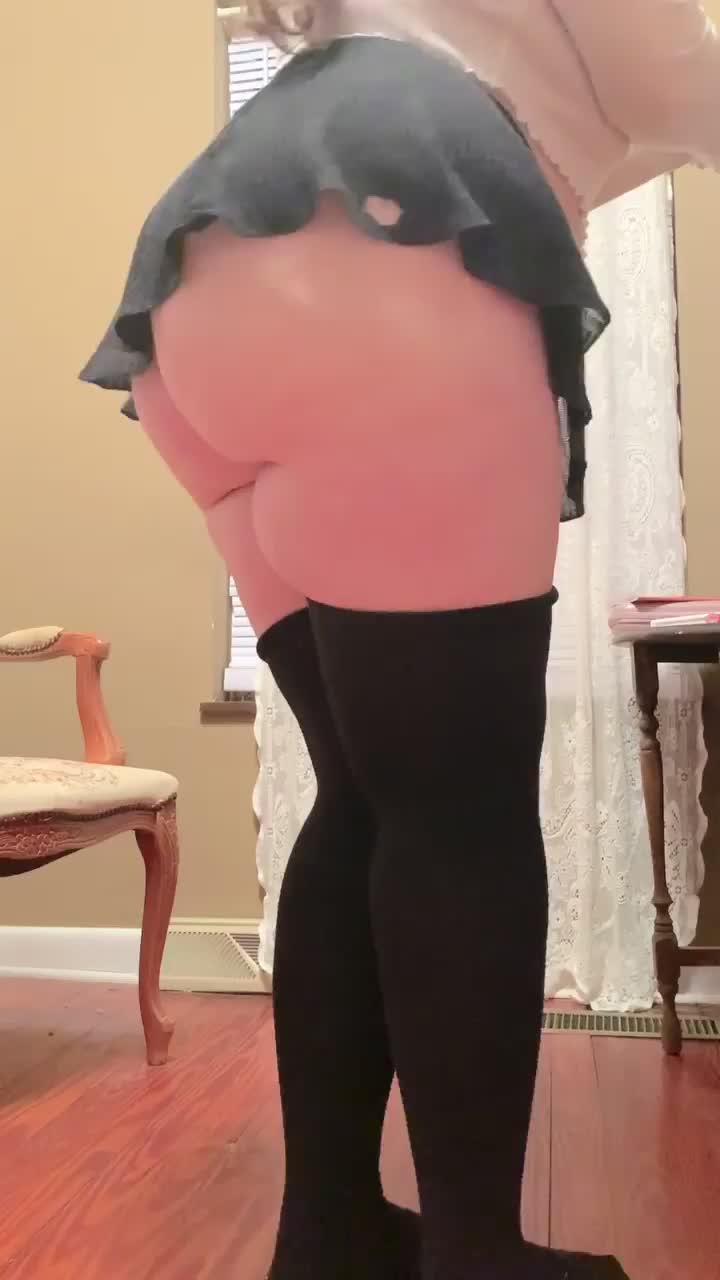 huge marshmallow ass : video clip