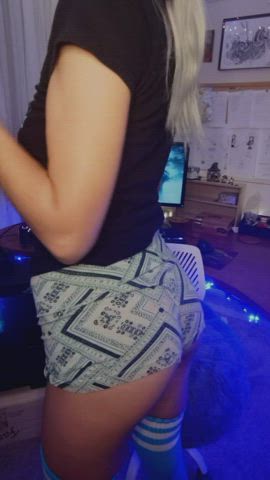 playing in my BotW tee tonight 😄 [OC] : video clip