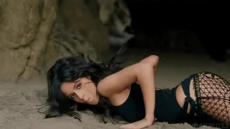 Camila Cabello's arch and fat cuban ass driving me crazy : video clip