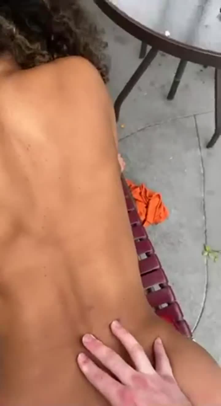We fucked in public by the hotel pool : video clip