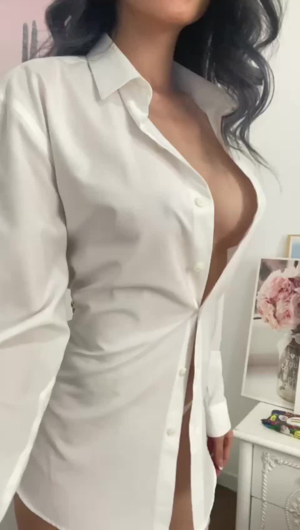 Trying to look all cute and fuckable😋 : video clip