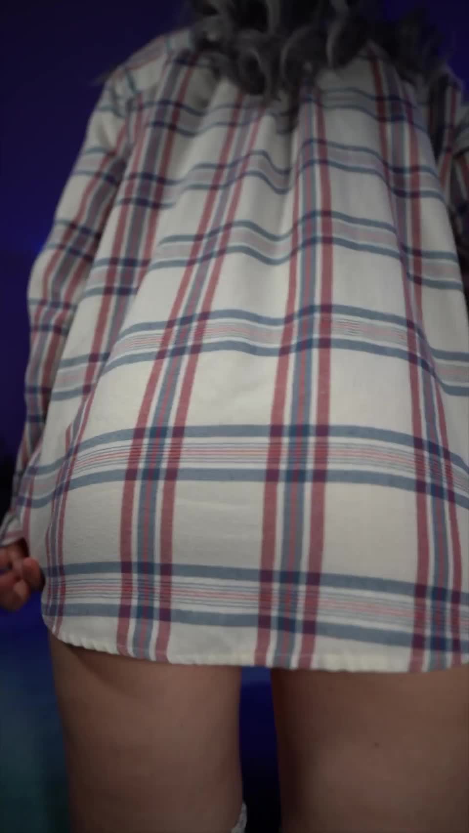 My attempt at giving you a throbbing boner with my juicy back view : video clip