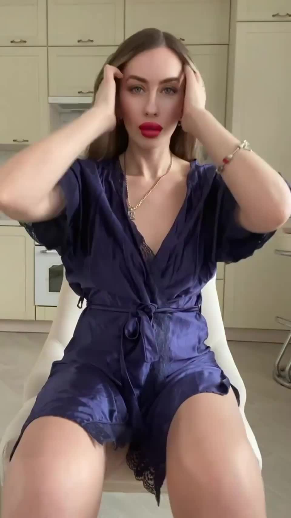 Every man want's to fuck... here is my casanova : video clip