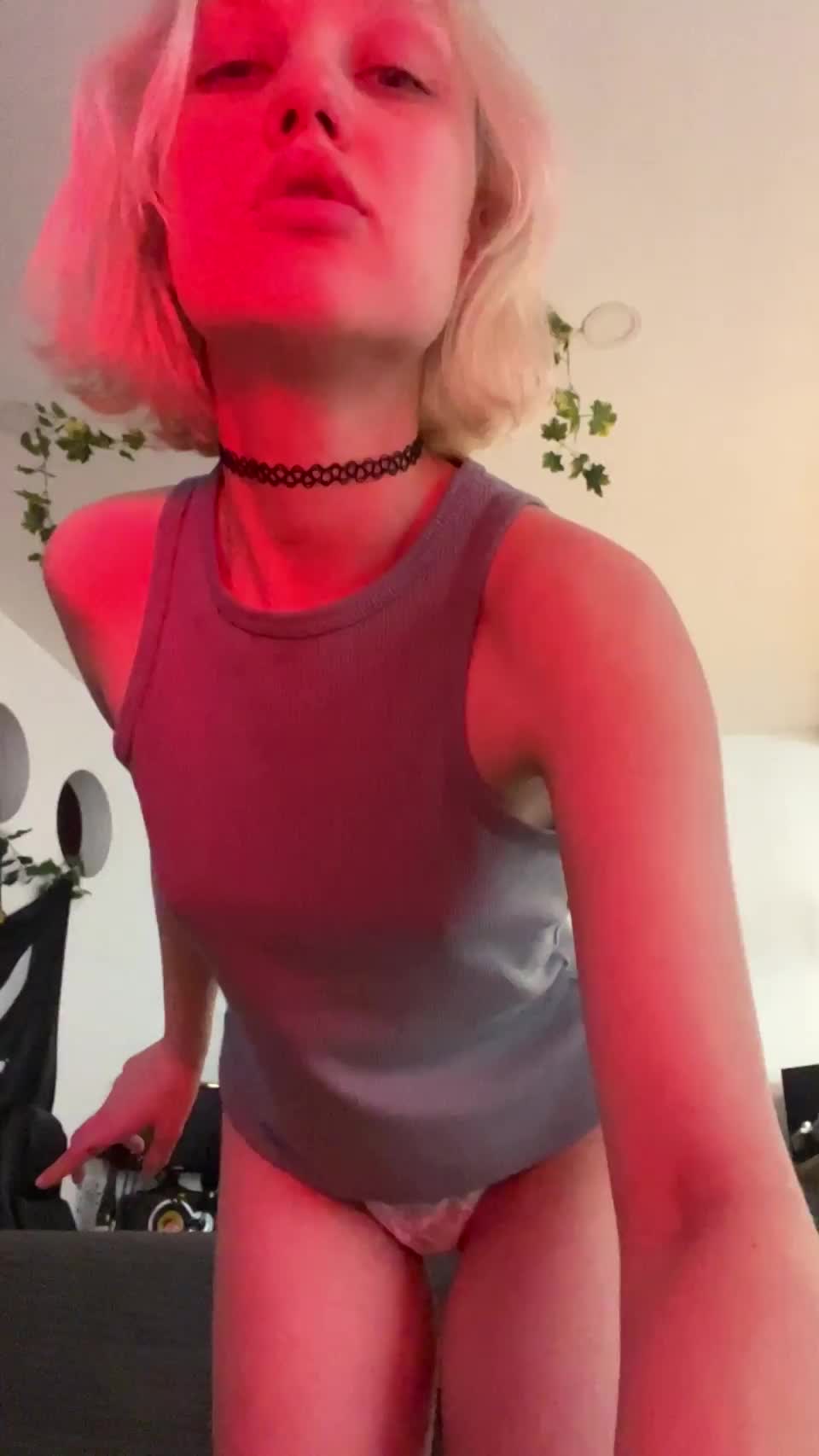 This one is for the men who are into pale teens with tiny tits 🍒 : video clip