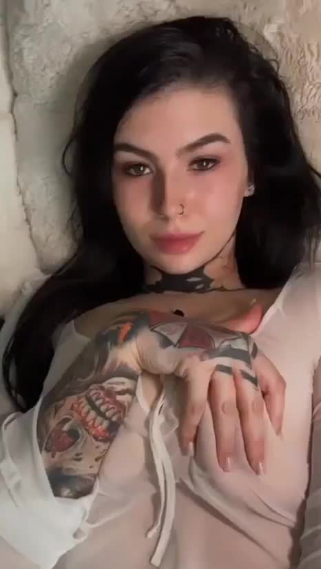 I think we can all agree married guys should be allowed side sluts : video clip