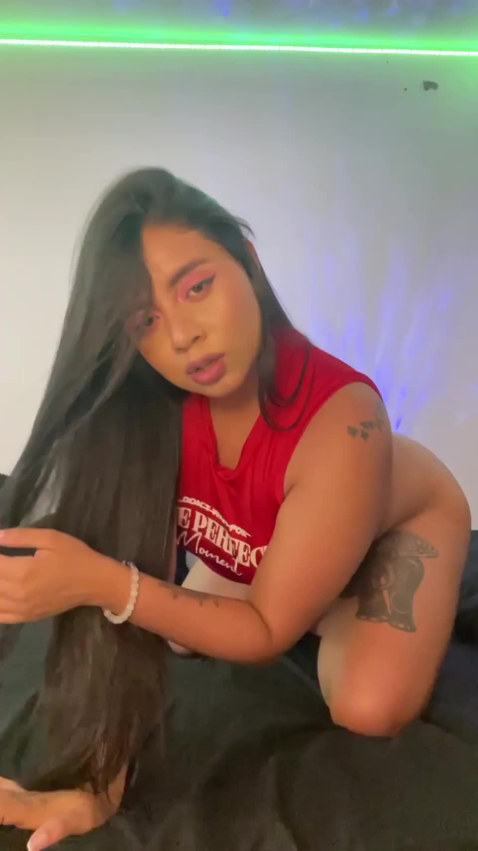 Would you creampie a 22 yrs old latina that looks like me? : video clip