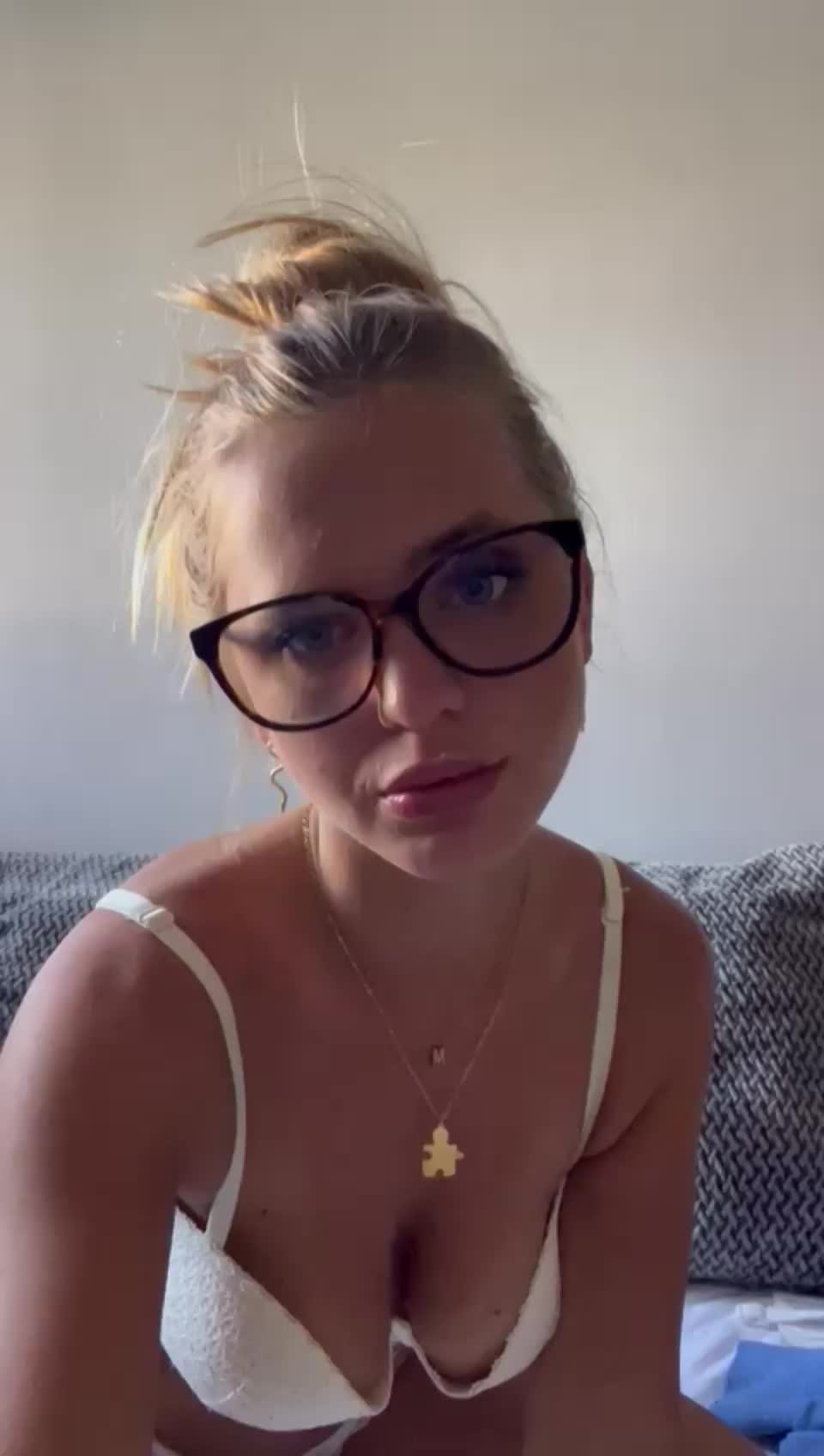 Give up bud, GOON to COCK : video clip