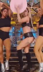 I love the way Lady Gaga moves. You can tell that she would be a wild fuck : video clip