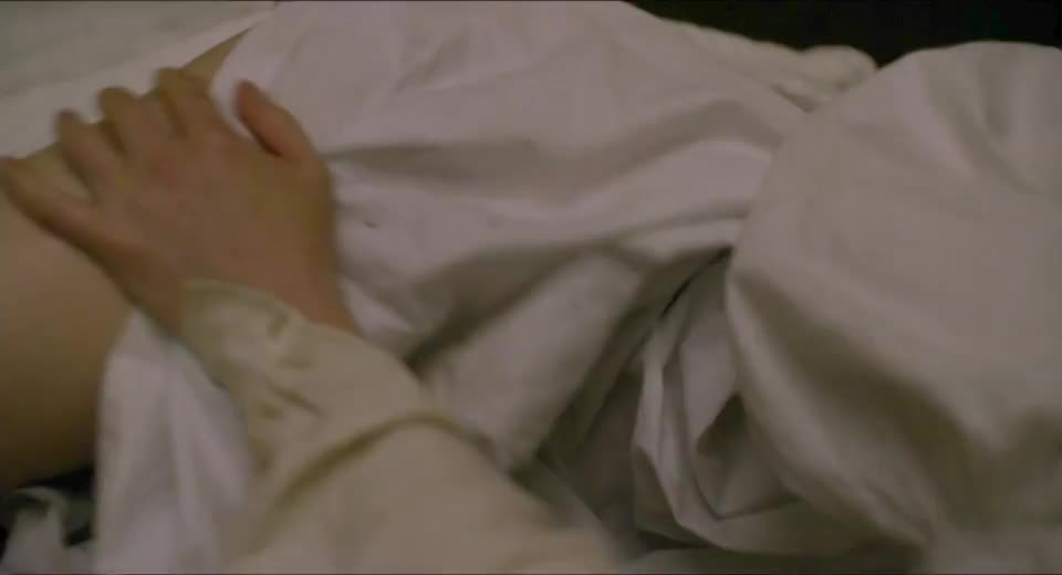 Saoirse Ronan & Kate Winslet - Lesbian nude scene in 'Ammonite' : video clip