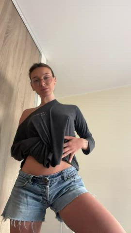 Small and fit : video clip