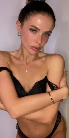 wait till the end to see the best piece of my arab teen body :) : video clip