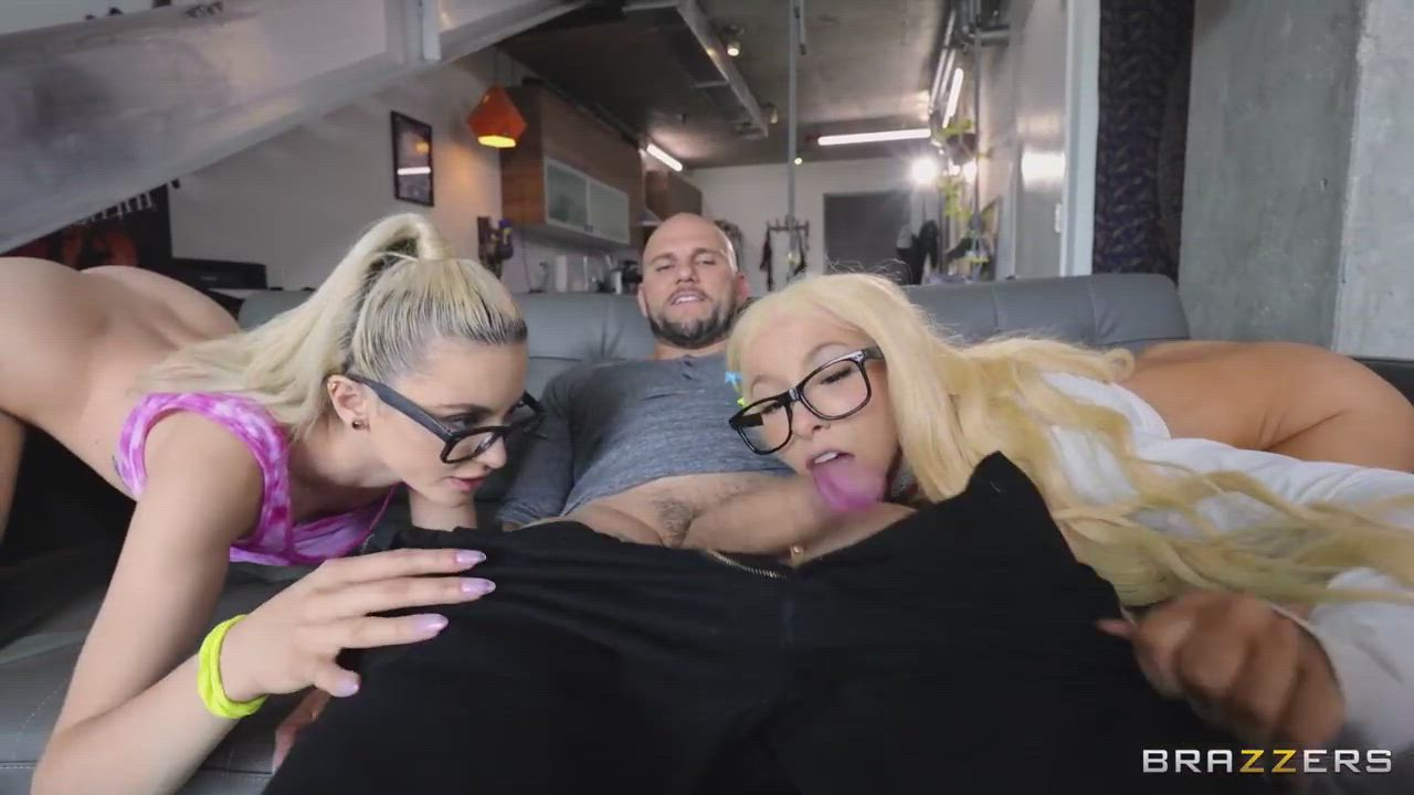 [FFM] two blondes share big cock : video clip