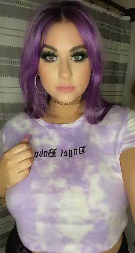 Thought I’d try this out. Hope you enjoy my boobs : video clip