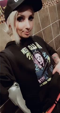 Bathroom boobies : video clip