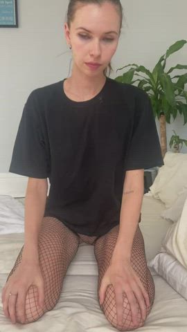 Wearing black brings out my paleness 💕 : video clip