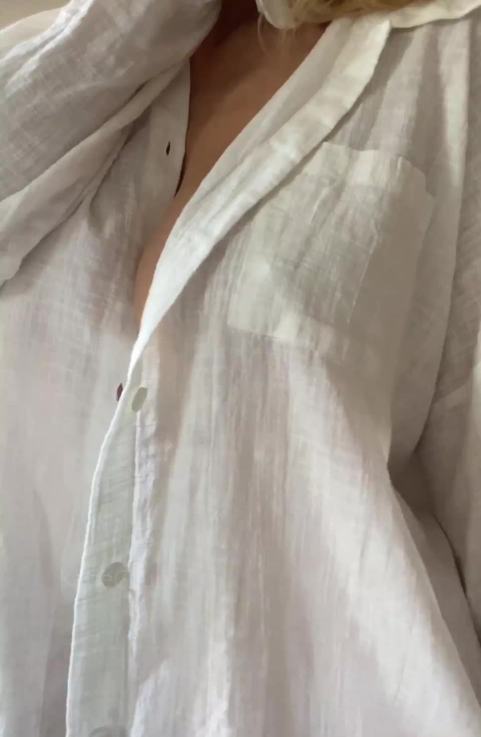 Let's make a deal. You breed me and I get to wear your shirt. 🤝❤️ : video clip