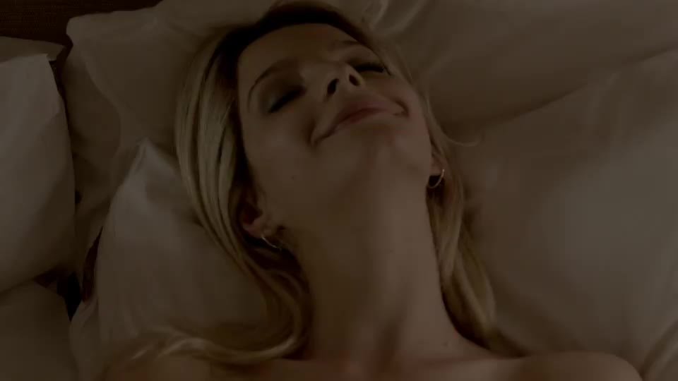 Michelle Batista beautiful tits - in HBO Brazil series O Negócio (2013) : video clip