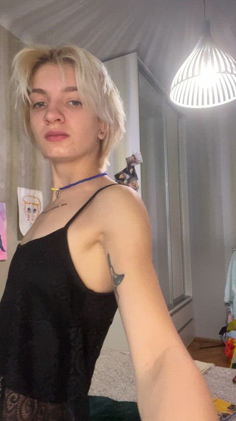 i just have small tits but I still flash them : video clip